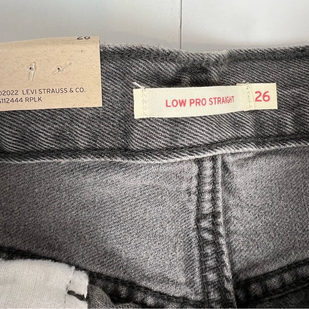 Levi's Women's Low Pro Straight‎ Mid Rise Grey Wash Denim Jeans Size 26 NWT - Picture 11 of 11